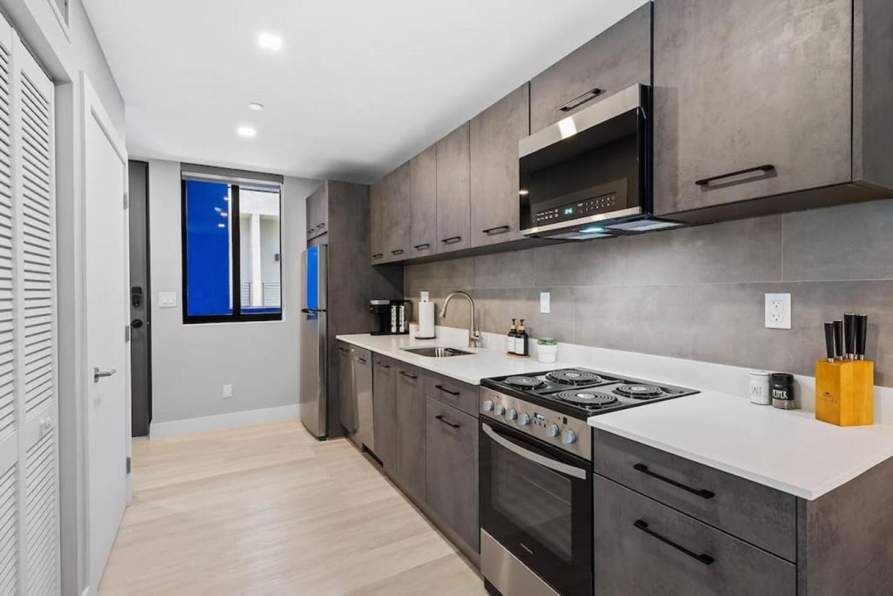 Pretty Rola 202 Modern Industrial Apt W King Bed Форт-Лодердейл Экстерьер фото